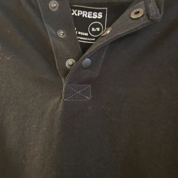 Express - Men's XL - Black - V Neck T Shirt - EUC - Picture 3 of 4